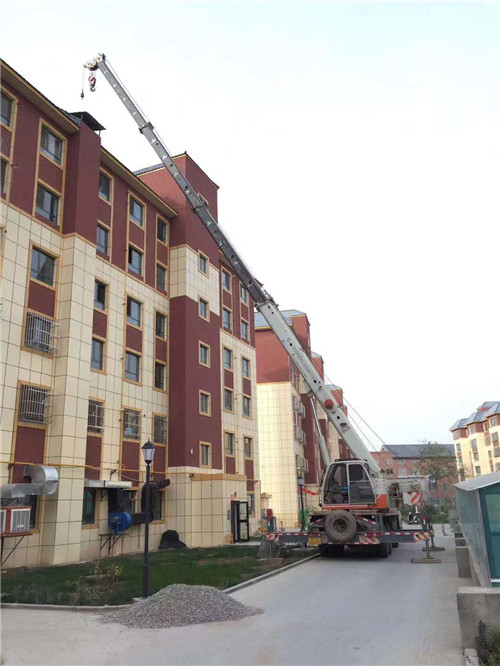 永靖县跨街广告牌的高空安装注意事项