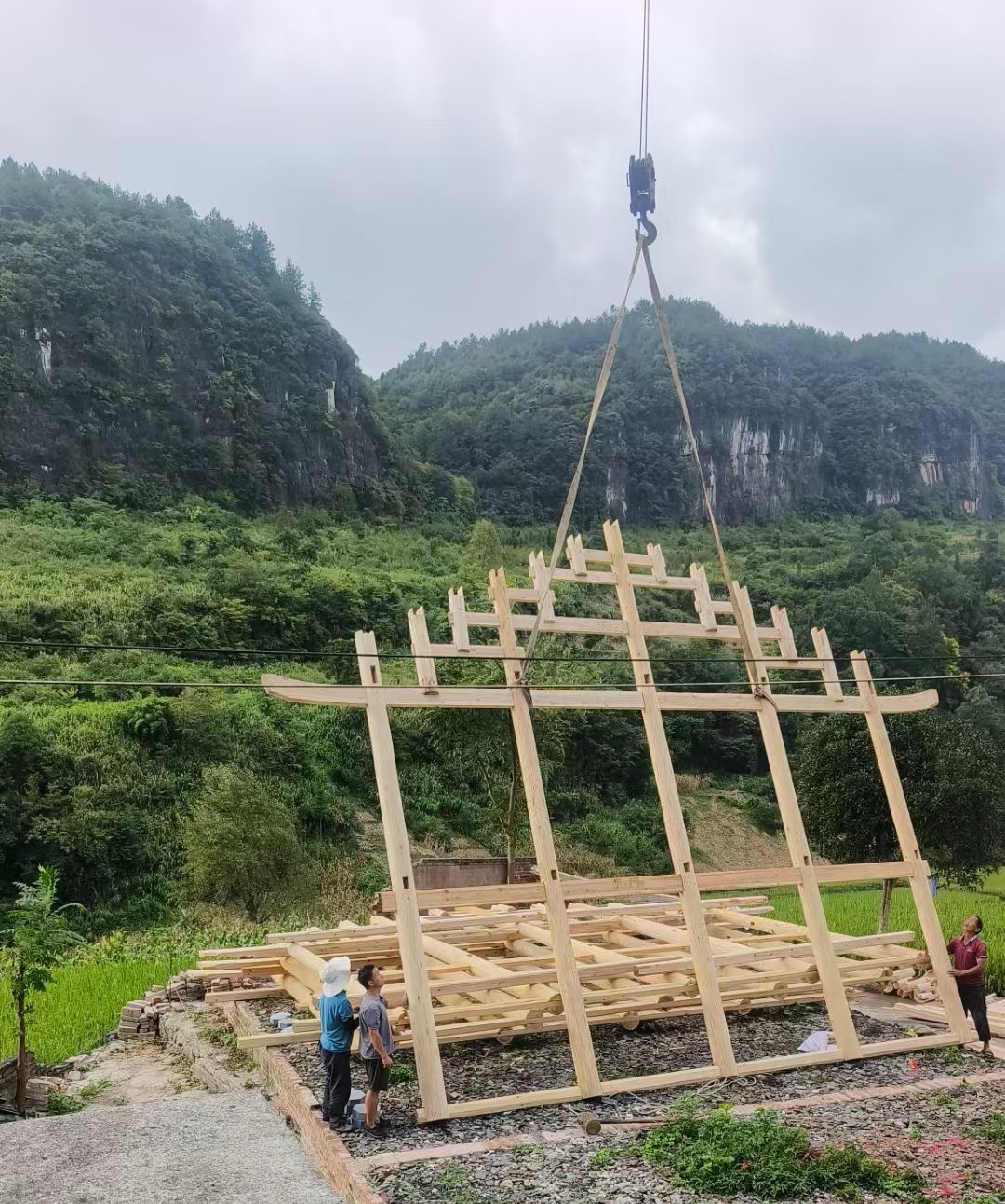 永靖县汽车吊出租公司怎么保证发动机散热问题
